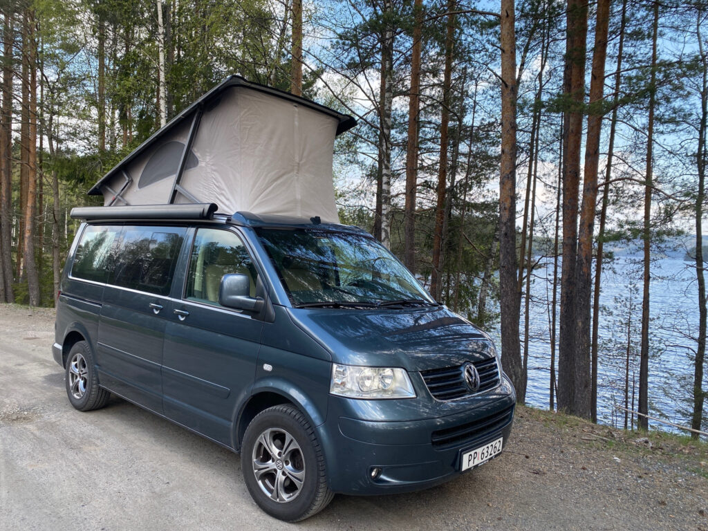 Campervan VW California Comfortline with roof tent